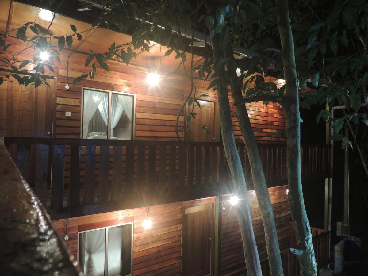Utan Teluk Nipah Villa Pekan Pangkor Exterior photo