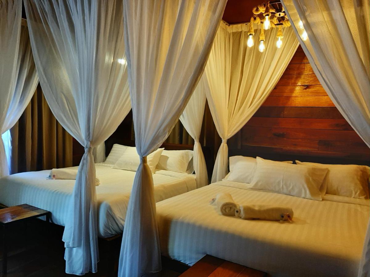 Utan Teluk Nipah Villa Pekan Pangkor Exterior photo