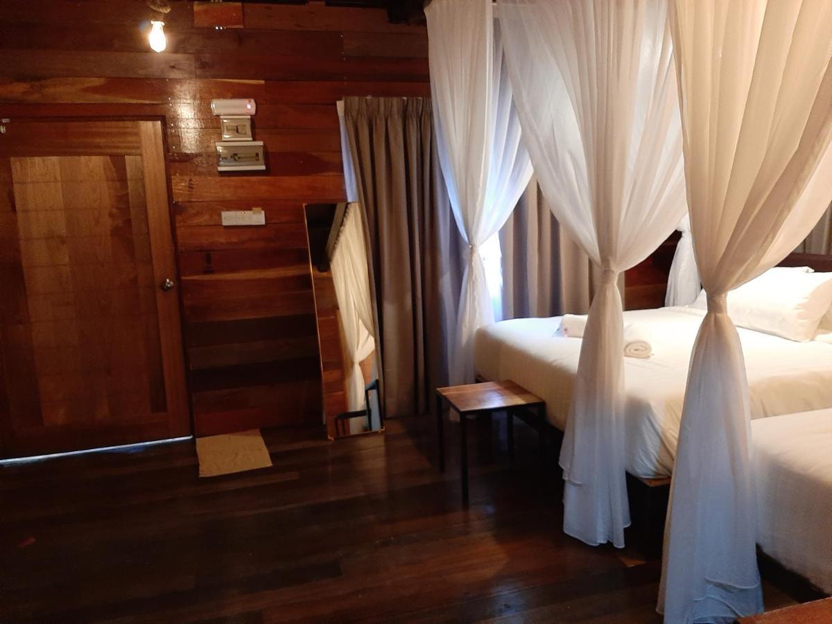 Utan Teluk Nipah Villa Pekan Pangkor Exterior photo