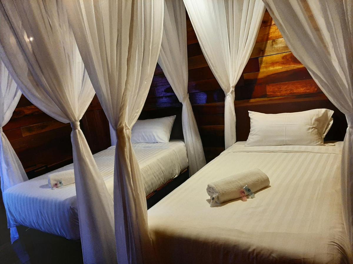 Utan Teluk Nipah Villa Pekan Pangkor Exterior photo