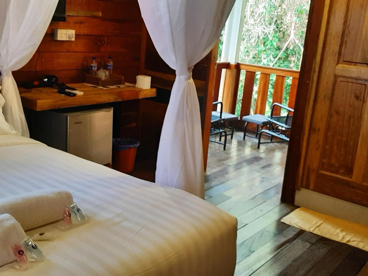 Utan Teluk Nipah Villa Pekan Pangkor Exterior photo