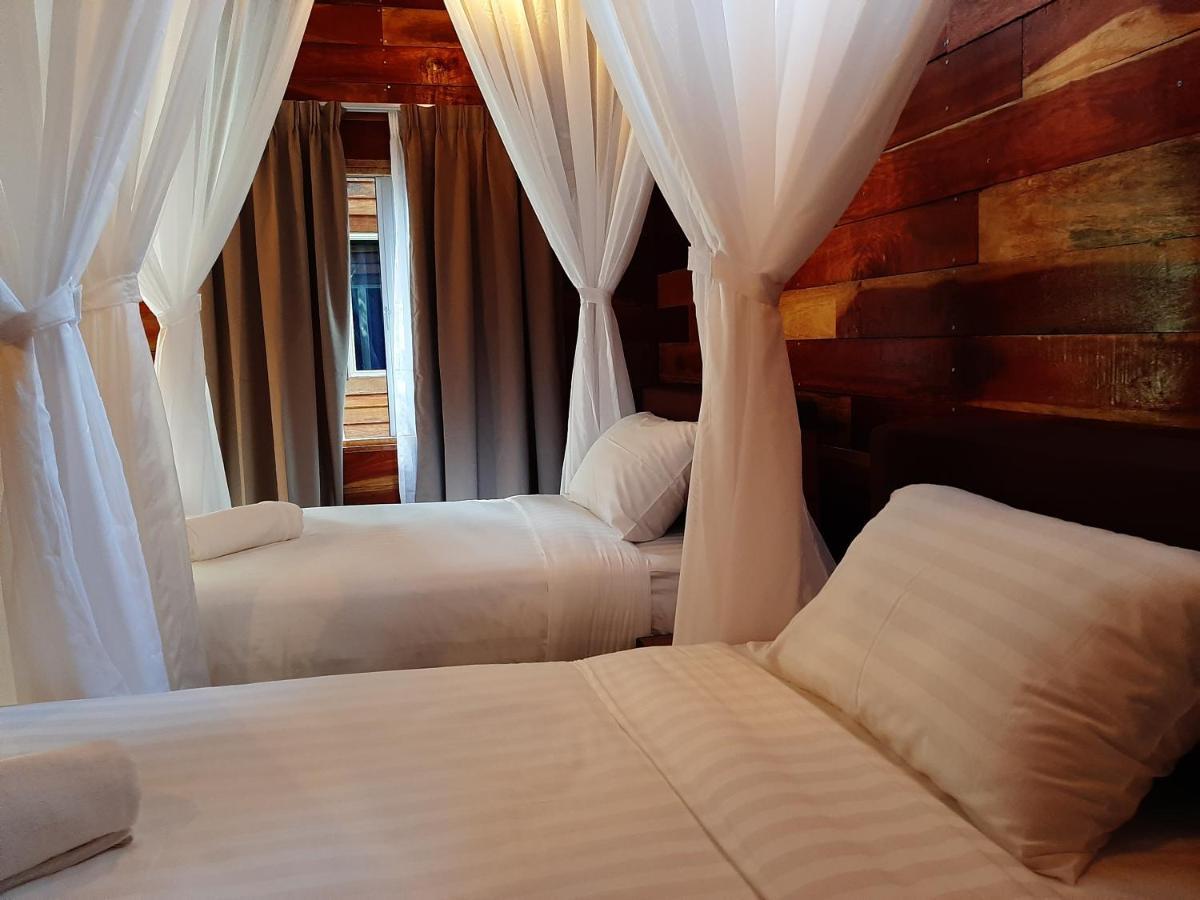 Utan Teluk Nipah Villa Pekan Pangkor Exterior photo